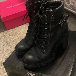 Guess women’s size 8 boots .